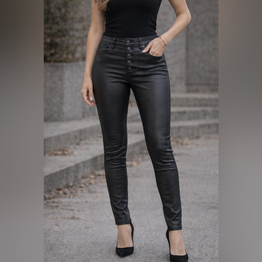 Express Curvy High Rise Coated Skinny Jeans Black Faux Leather 6R